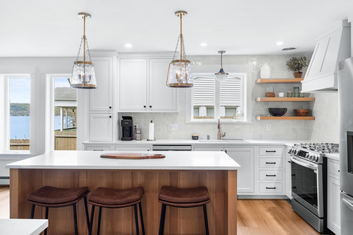 Keuka Sunshine - Kitchen island